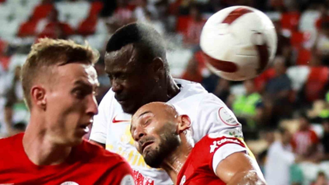 Thiam,  Kayserispor tarihine geçti