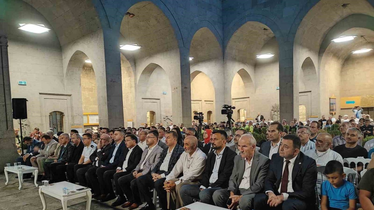 Vali Çiçek Eyvan Sohbetleri’ne katıldı