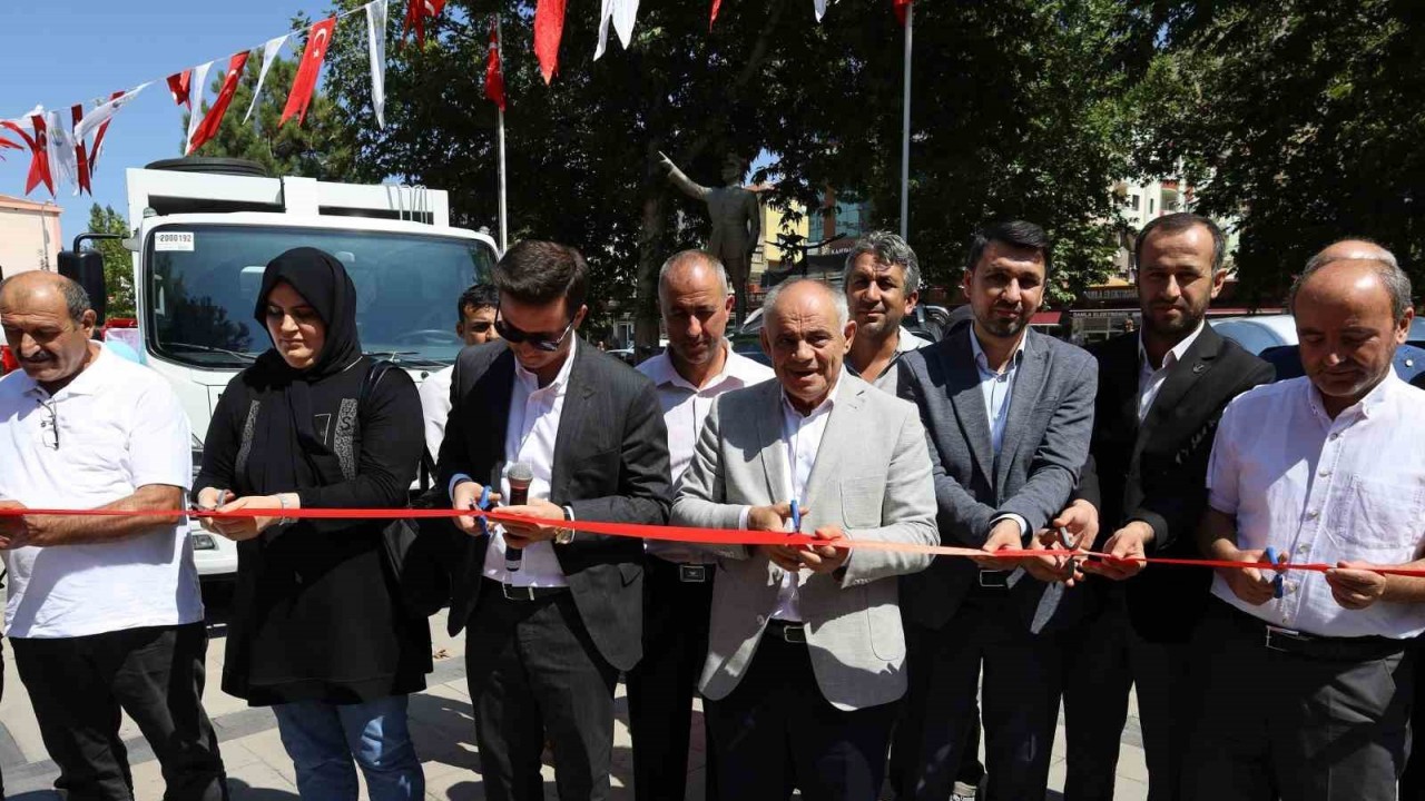 Yahyalı Belediyesi yeni araçlarını tanıttı