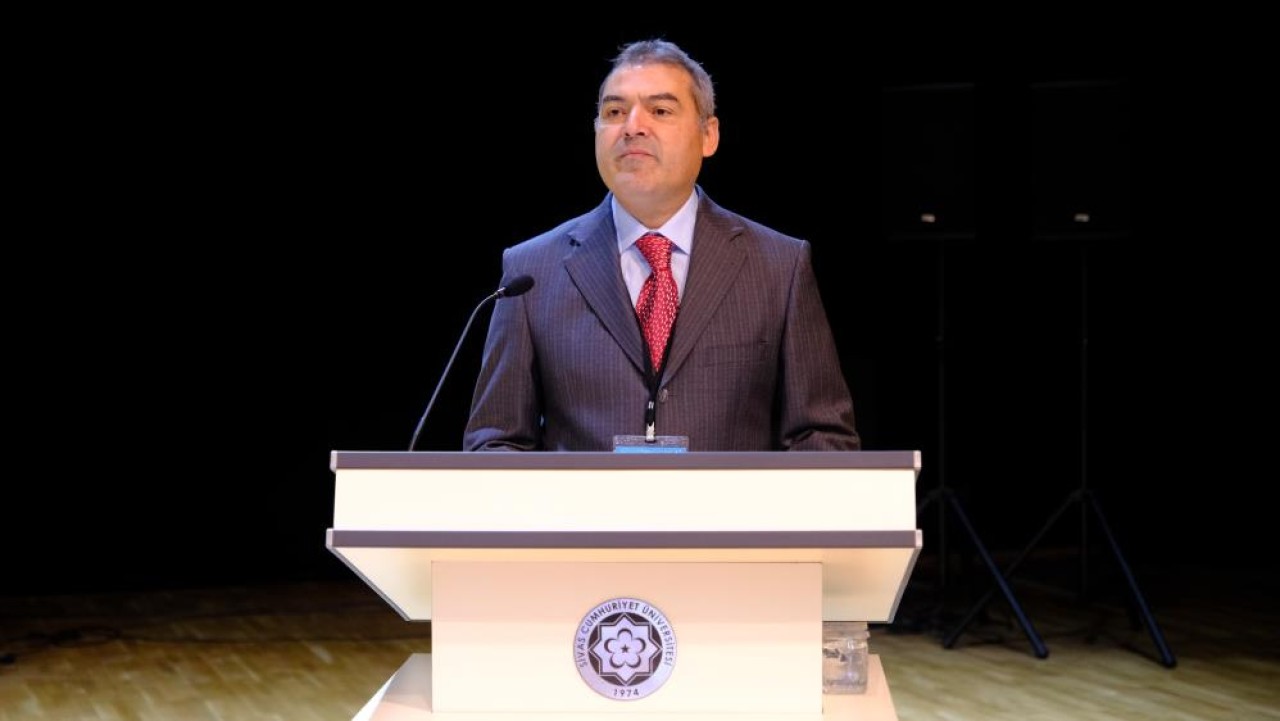 ERKEKLERDE SIK GÖRÜLÜYOR,  YAŞLILIK O HASTALIKTA RİSKİ ARTTIRIYOR