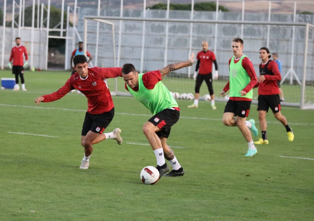 SİVASSPOR’DA İZİN SÜRÜYOR