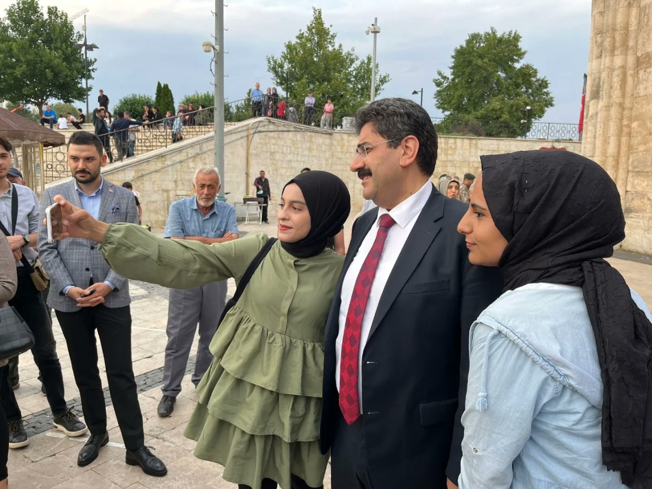 SİVASLILAR AKSU’YU YAKINDAN TAKİP EDİYOR