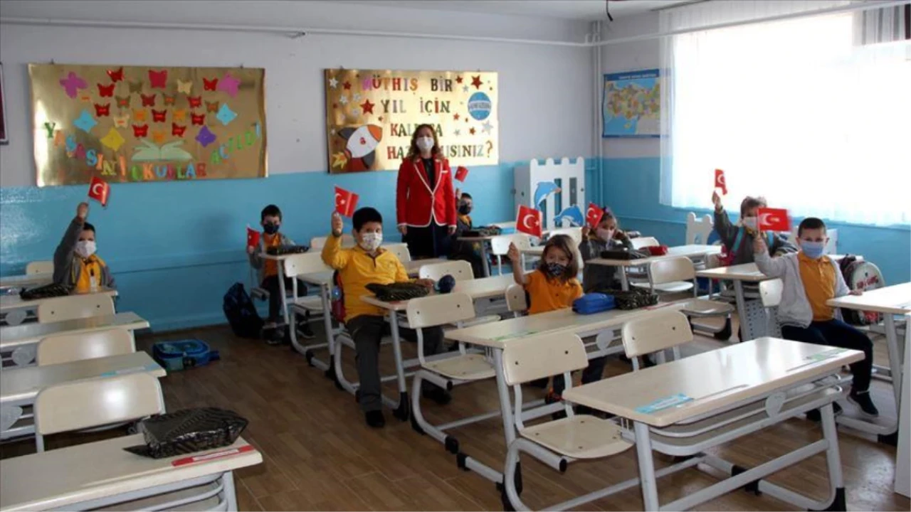 YARIN OKULLAR AÇILIYOR