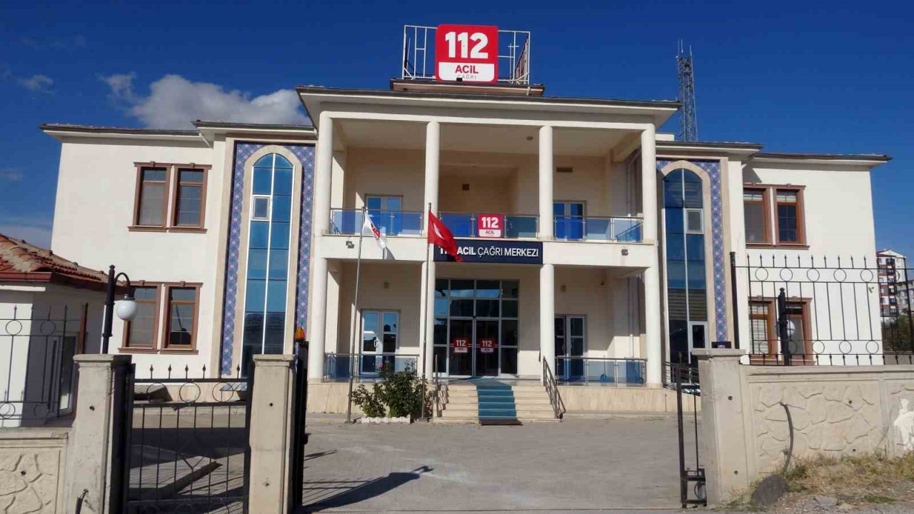 112 Acil Çağrı Merkezi,  pasta tarifinden düğün davetine kadar gereksiz yere meşgul ediliyor
