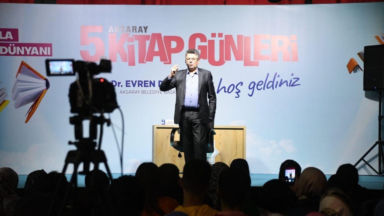 Aksaray’daki kitap günlerinde Alişan Kapaklıkaya söyleşisi