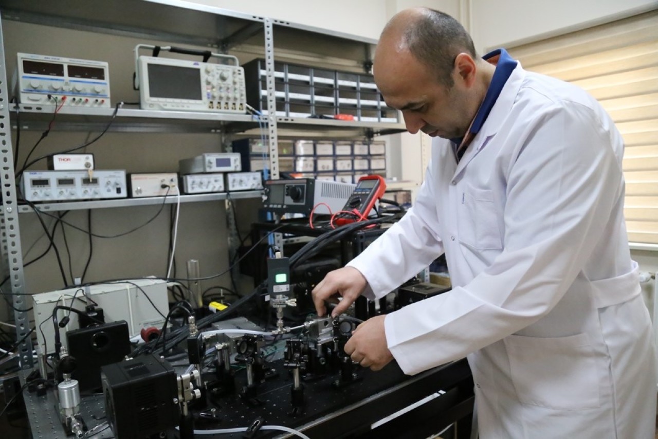 ASÜ’de iğnesiz şeker ölçümü için lazer tabanlı cihaz geliştirildi