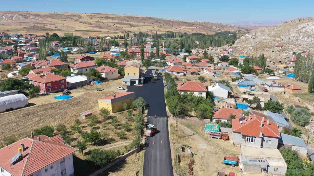 Büyükşehir’den Akkışla ilçesine 55 milyon TL’lik ‘yol’ yatırımı