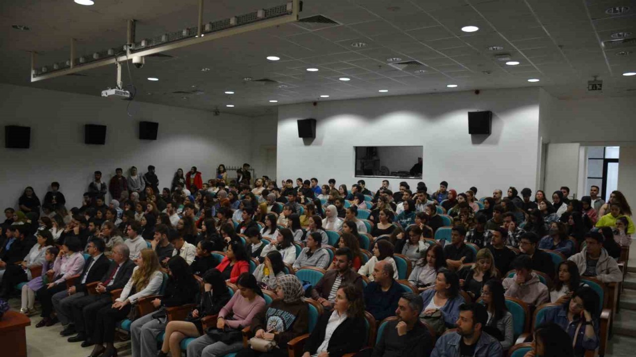 Eğitim Fakültesi’nden ’Milli İrade ve Cumhuriyet’ konferansı