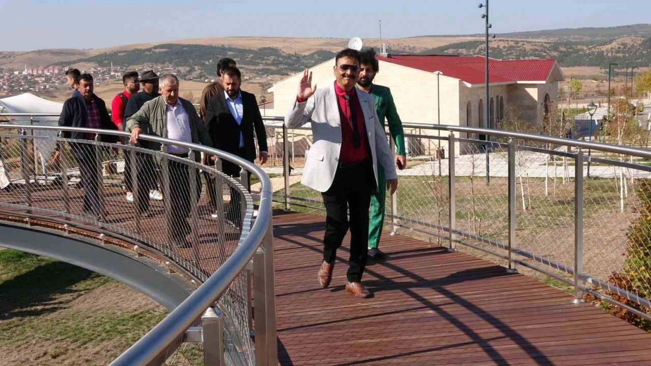 Hintli sanatçılar Yozgat’ın Çekerek ilçesine hayran kaldı