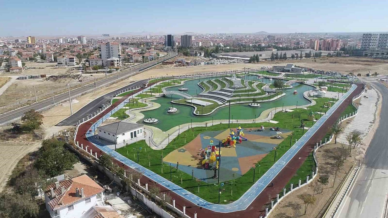Karaman’ın yeni şehir parkı hizmete açıldı