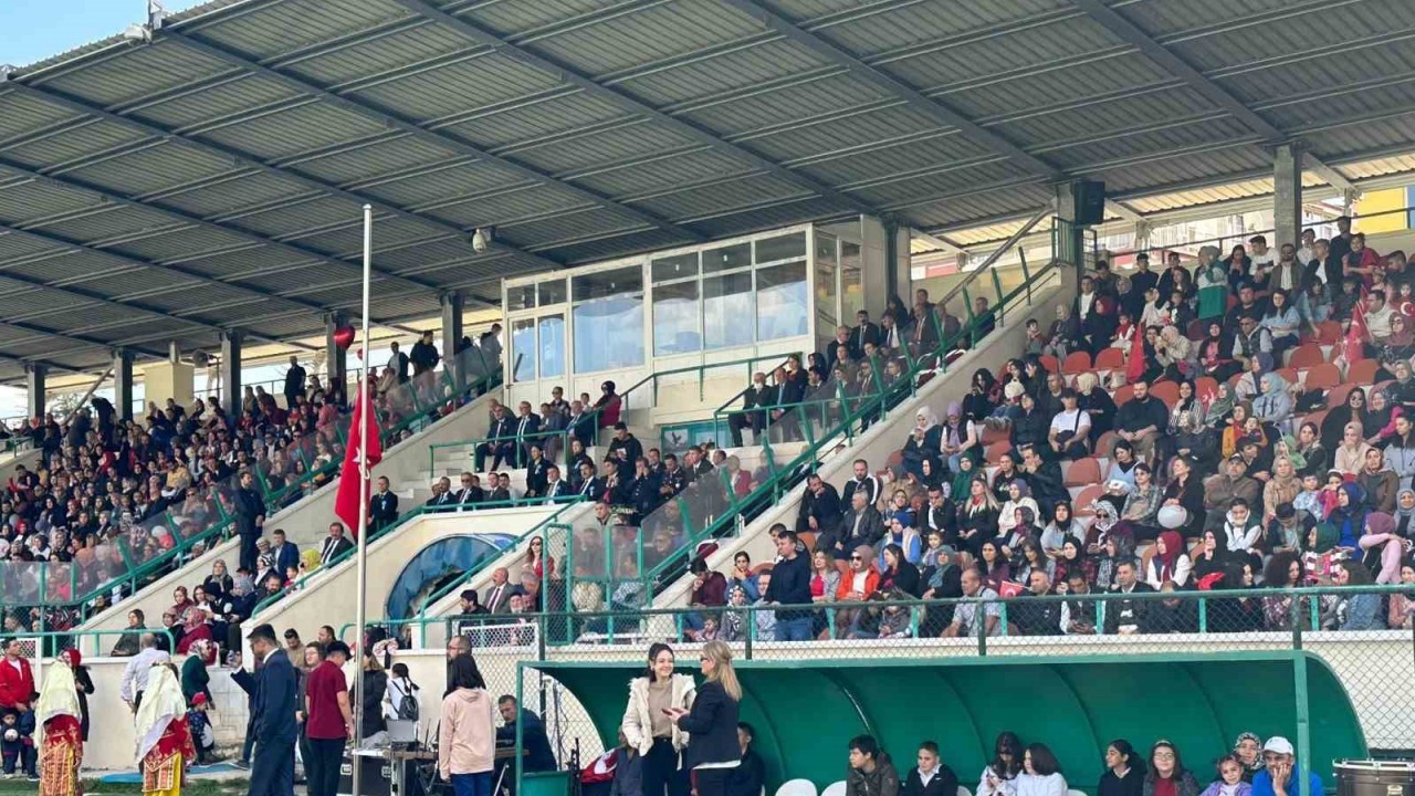 Kızılcahamam’da Cumhuriyetin 100. yılı coşkuyla kutlandı