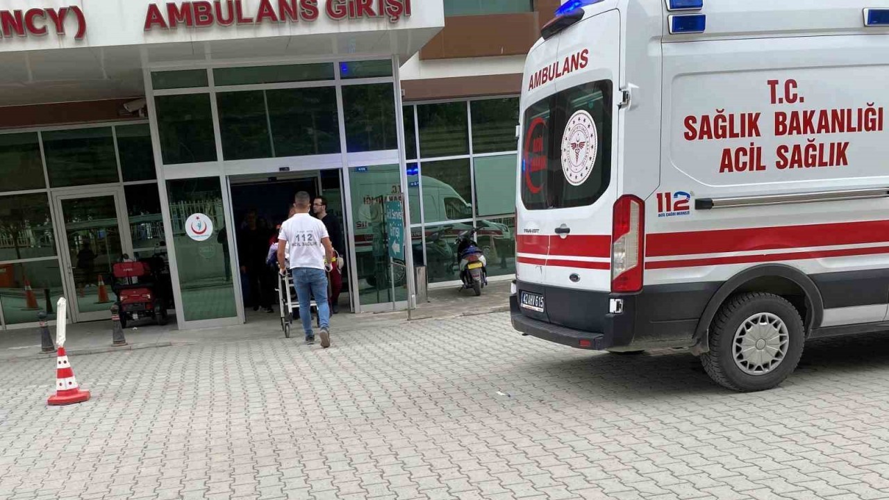 Kontrolden çıkan otomobil şarampole devrildi: 2 yaralı