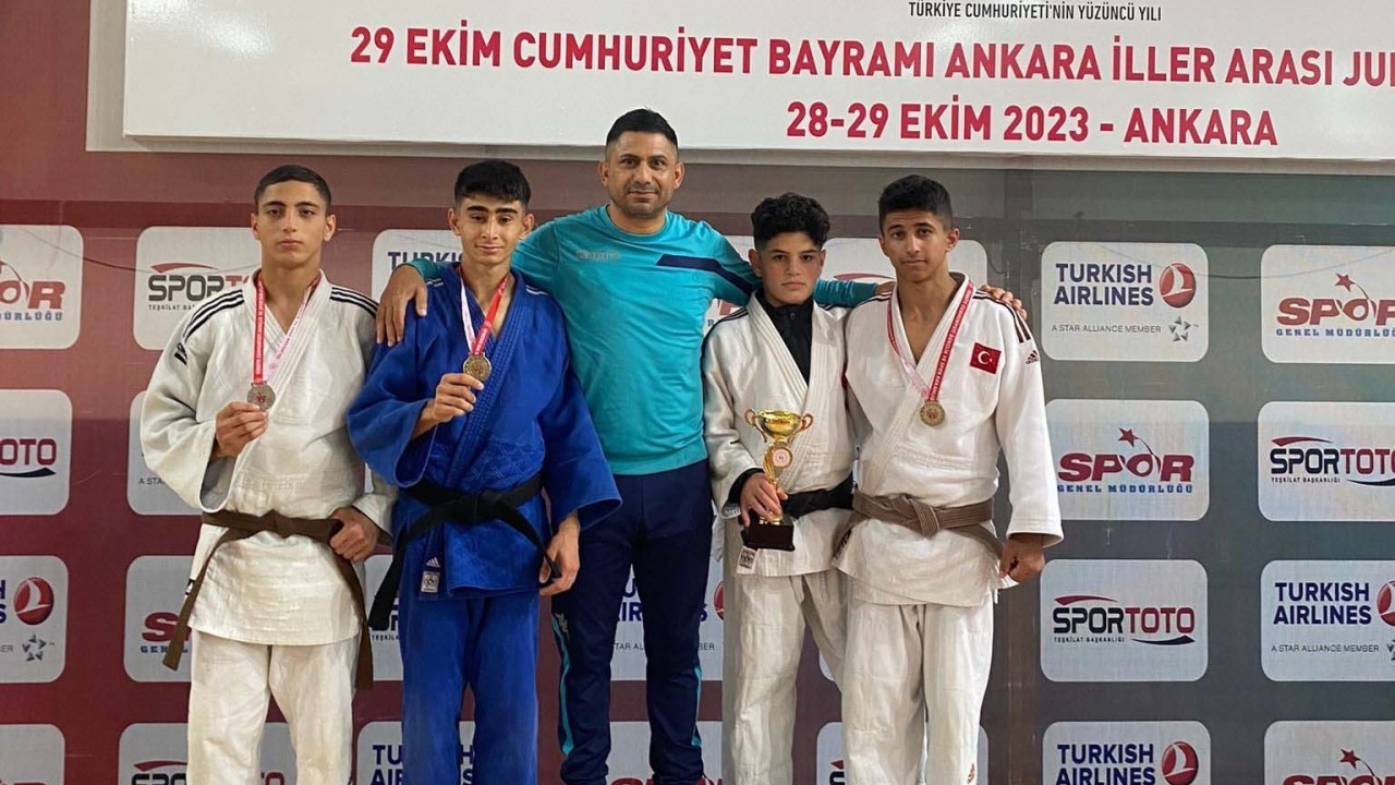 Sivaslı judocular Ankara’dan madalyalarla döndü