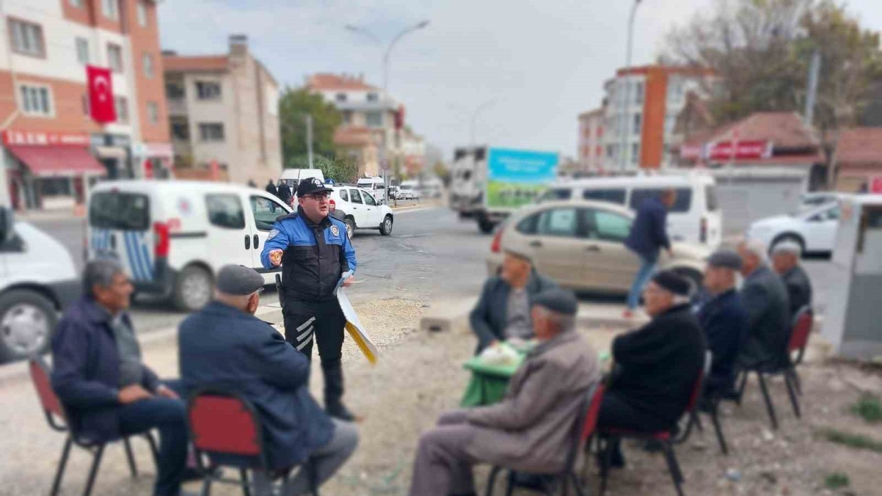 Yaşlı vatandaşlar dolandırıcılara karşı bilgilendirildi
