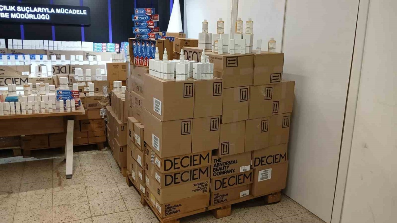 4 Milyon 250 Bin Lira Değerinde Kaçak Kozmetik Ürünü Ele Geçirildi