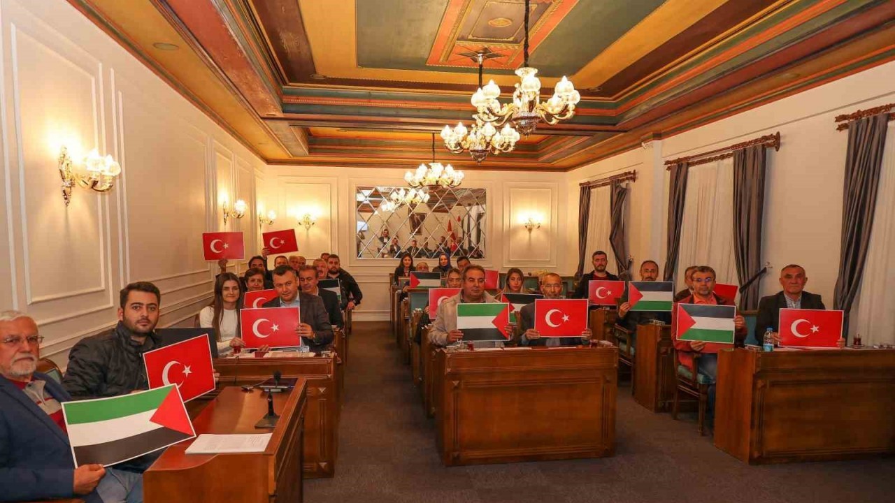 Belediye Meclisi İsrail’i Kınadı