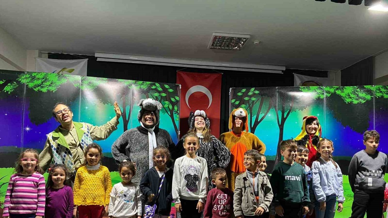 Bremen Müzikali tiyatro gösterisi Çifteler’de