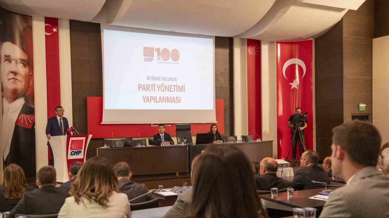 CHP’den “Gölge Kabineli” yeni MYK