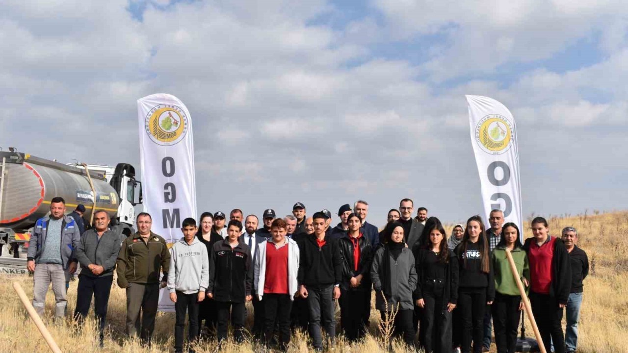 Evren’de fidanlar toprakla buluştu