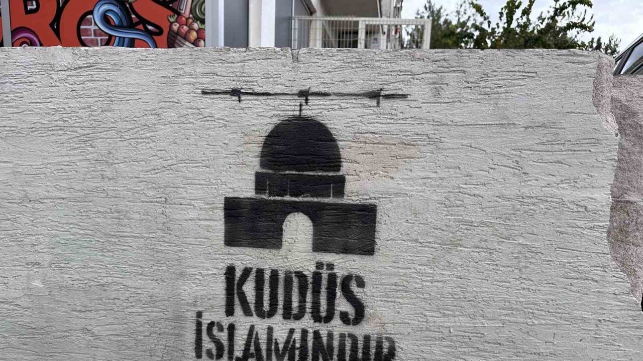 Filistin’e duvar yazılı destek devam ediyor