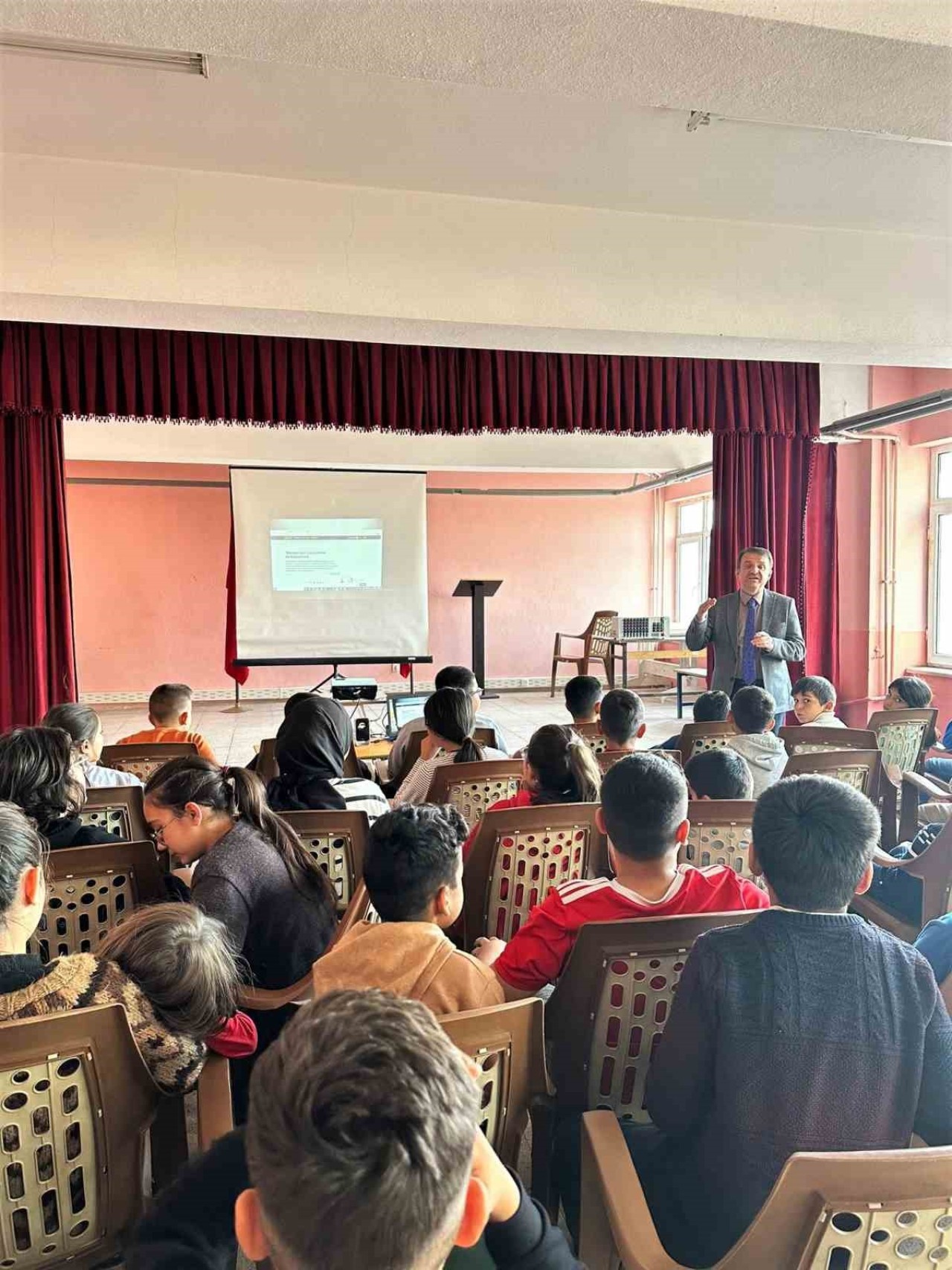 ’Görünmeyen Tehlike Mikroplastikler’