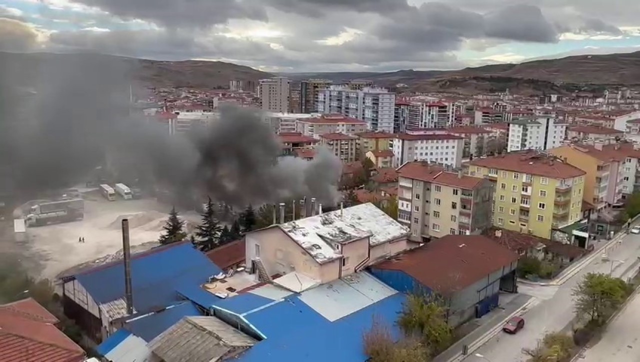 İki Katlı Ev Küle Döndü