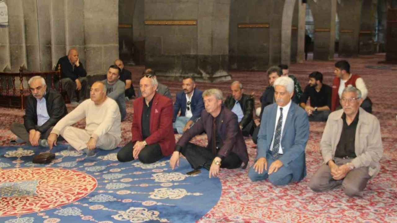 Karabağ Şehitleri ve Paşayeva için Mevlit okutuldu