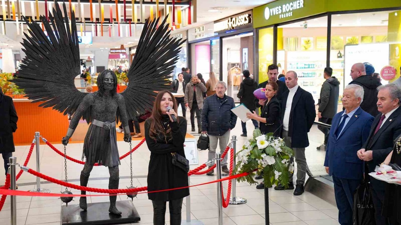 'Kül Tigin' Eseri, Sanat Severlerle Buluştu