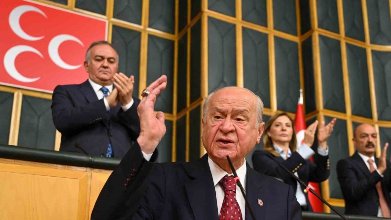 MHP Genel Başkanı Bahçeli: "Üzüldüğümüz husus,  Atatürk’ün kurduğu partinin büyük kurultayında teröristlere selam gönderilmesi"