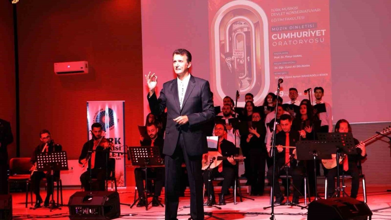 Niğde’de cumhuriyetin 100. yılına özel oratoryo sahnelendi