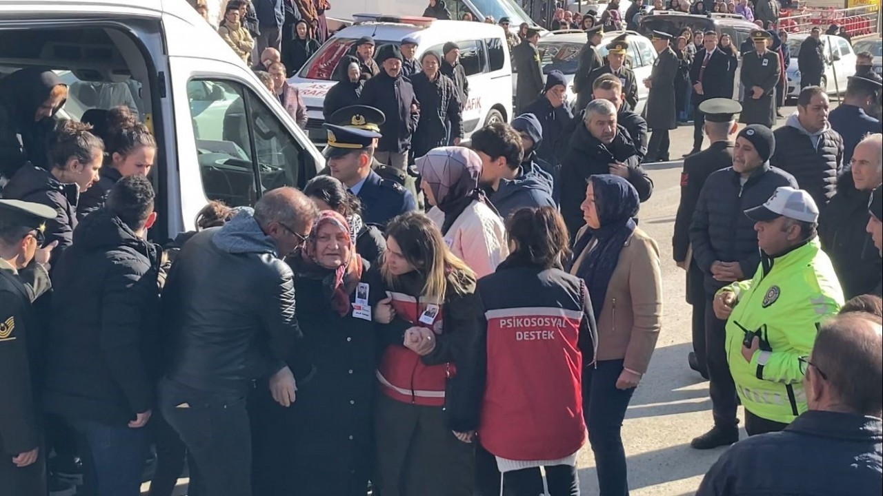 Şehit Üsteğmen Abdullah Köse,  Ankara'da Yaşadığı Evin Karşısına Defnedildi