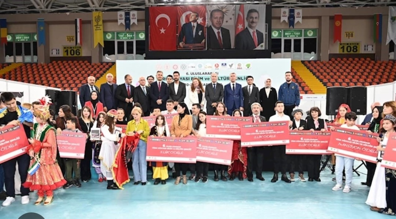 Altındağ Hacıbayram Ortaokulu Öğrencileri Birinci