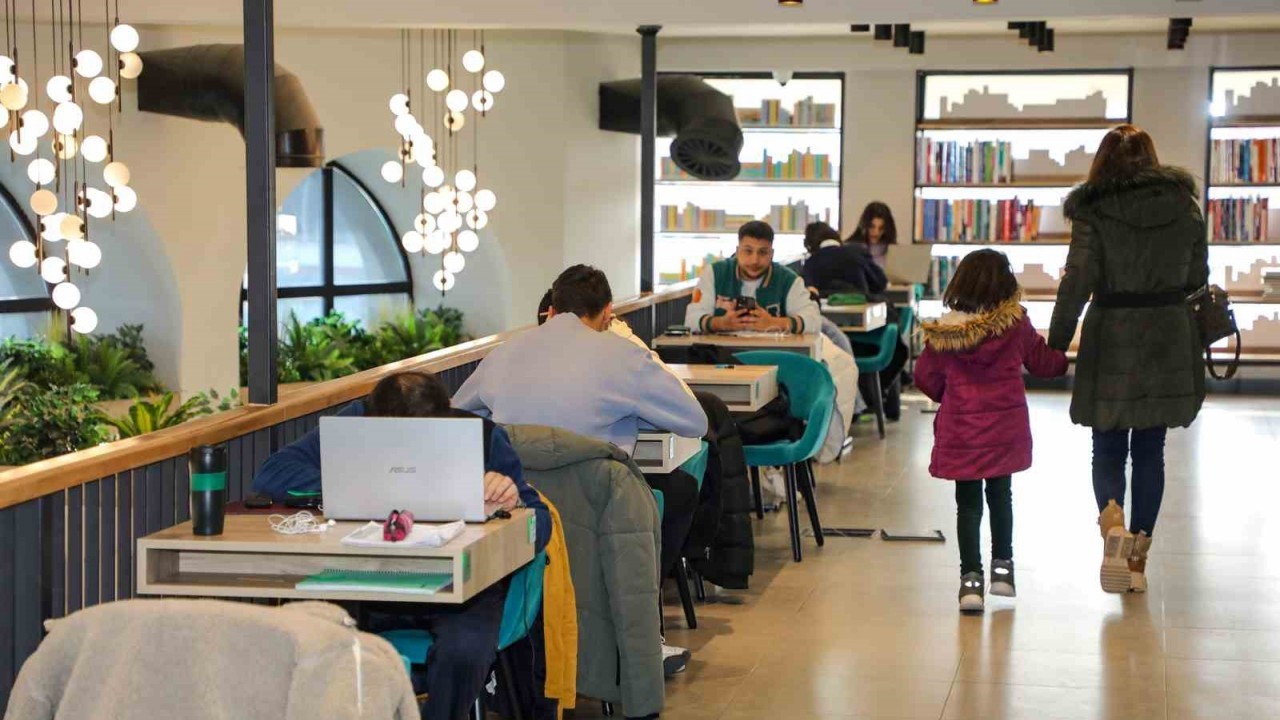 Uyumayan Kütüphane 500 bini geçti
