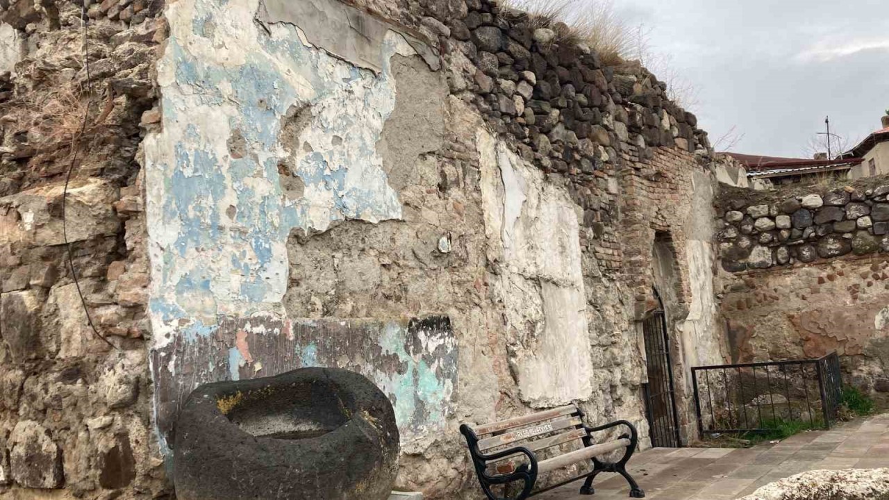 385 Yıldır Tarihe Meydan Okuyor