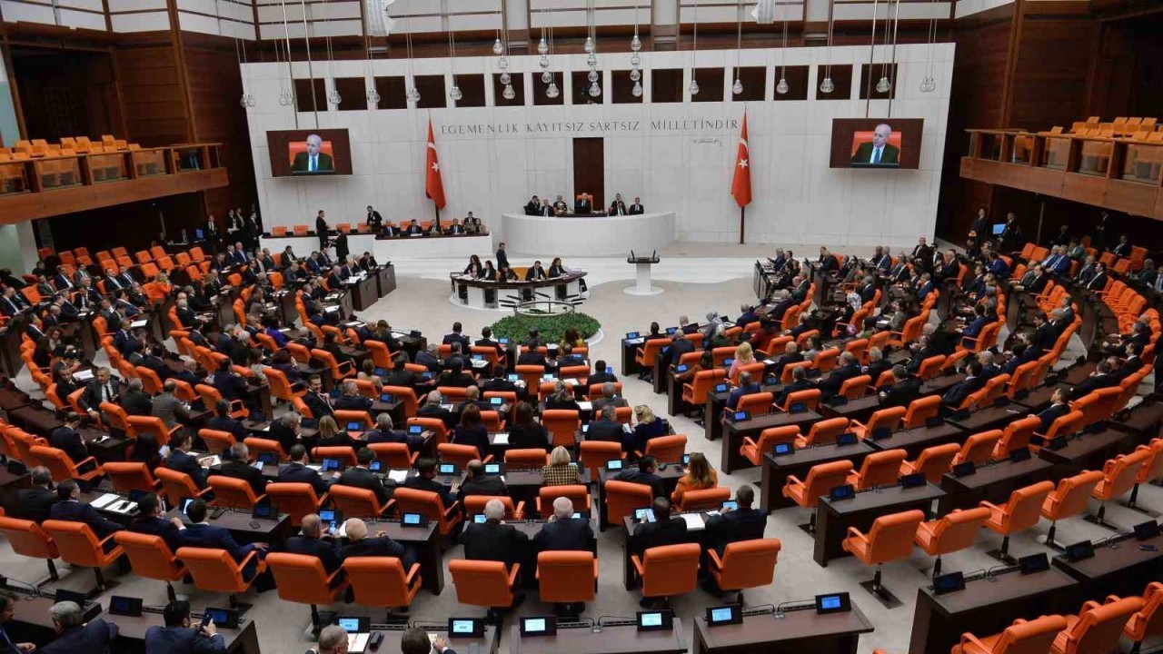 61 Milletvekili İstifa Etti