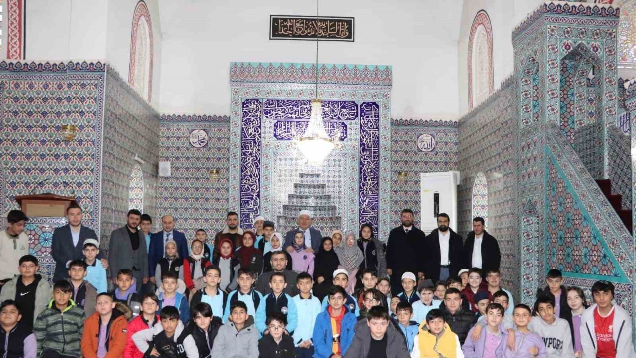 Altunkaya: “Bayrağımıza Sahip Çıkın”