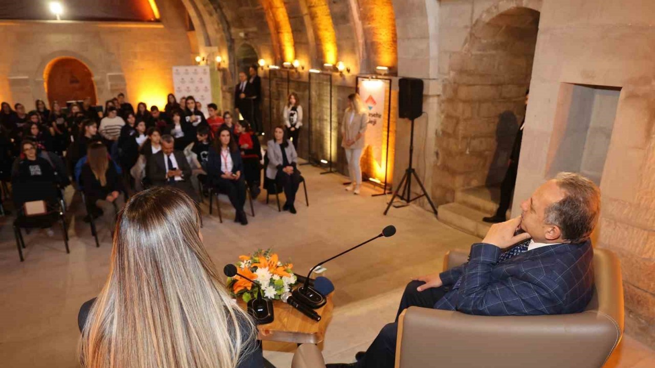 Başkan Yalçın Gençlerle Bir Araya Geldi