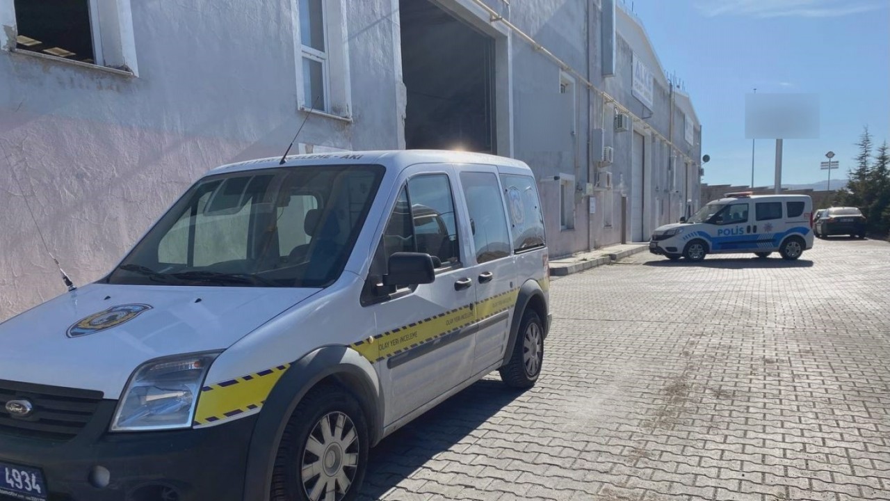 Çöken Tavandan Düşen İşçi Ağır Yaralandı