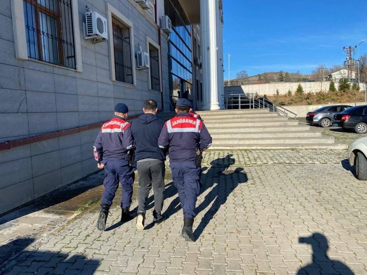 Firari Şahıs Jandarmaya Yakalandı