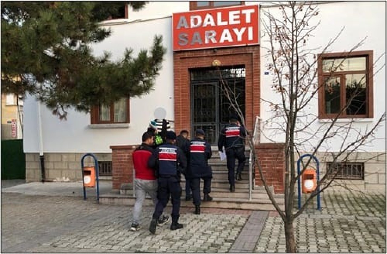 Kablo Hırsızları Yakalandı