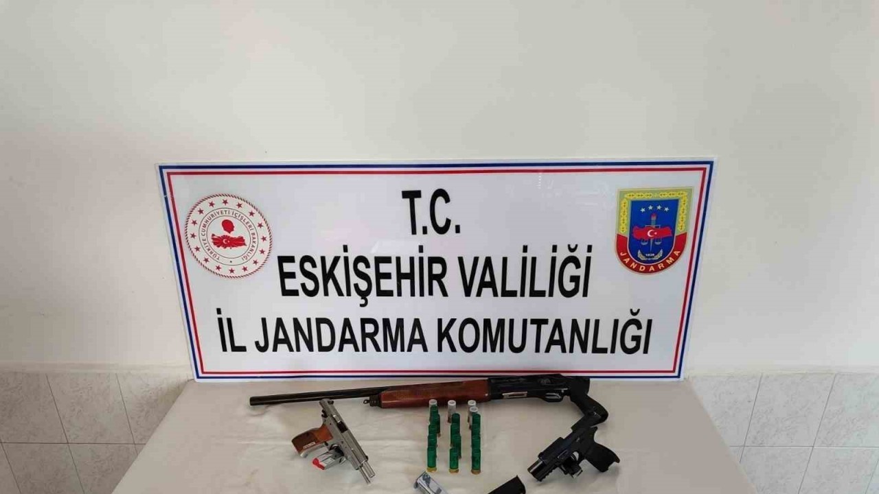 Kaçak Silah ve Mermi Satıcılarına Operasyon