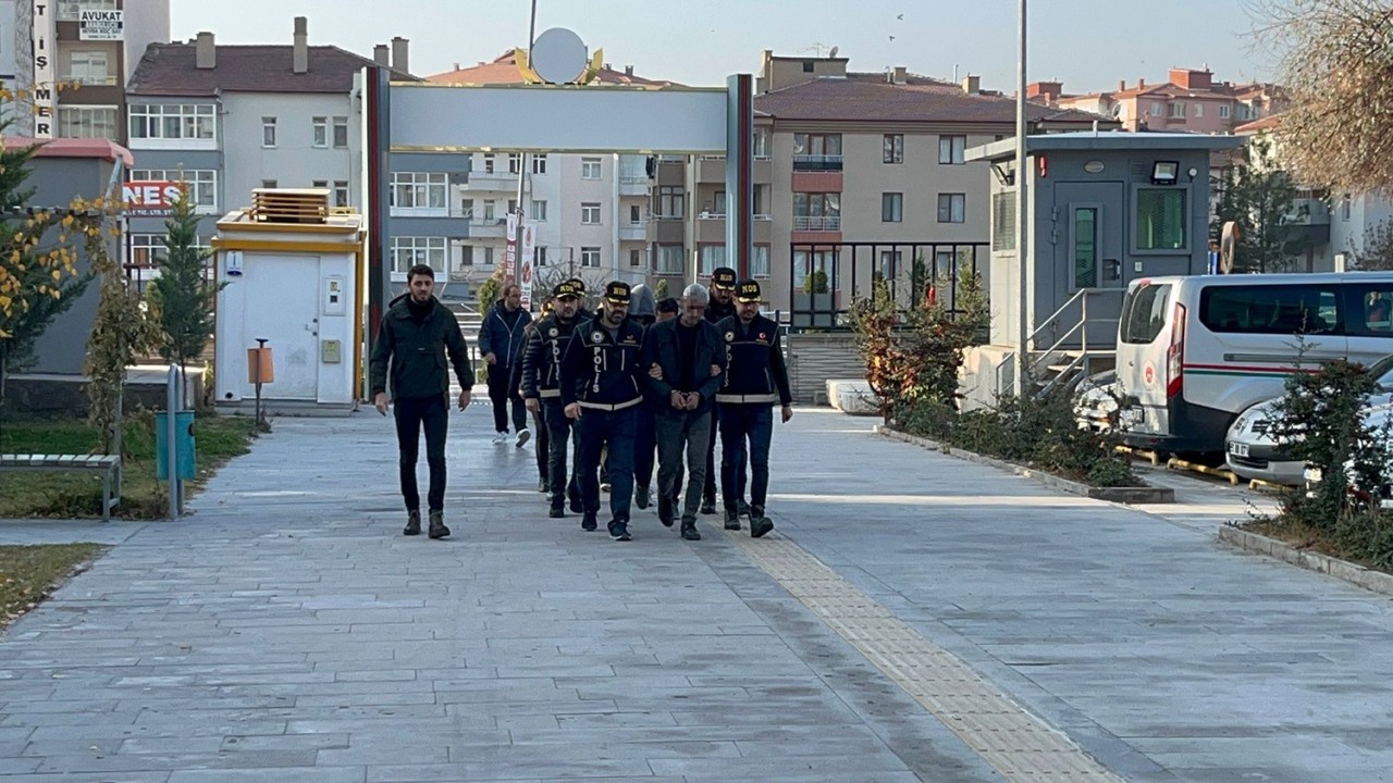 Uyuşturucu Operasyonunda 5 Gözaltı