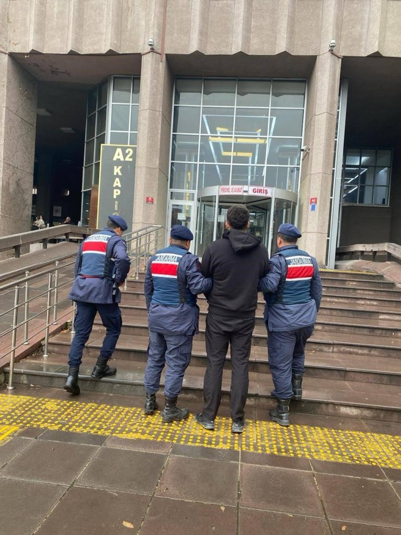 Cinayet Zanlılarına Operasyon