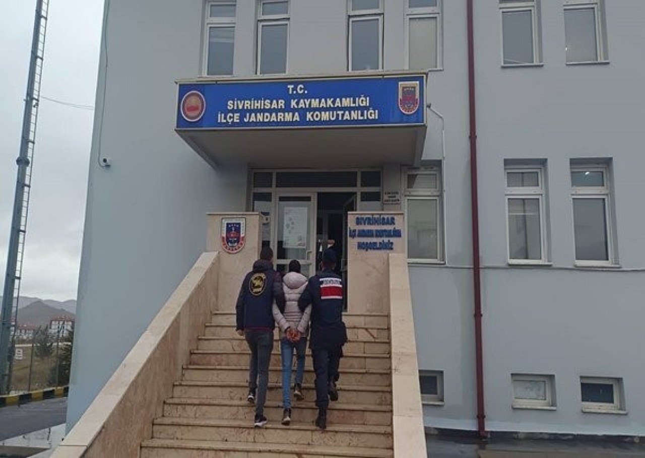 Farklı Suçlardan Aranan 42 Kişi Yakalandı
