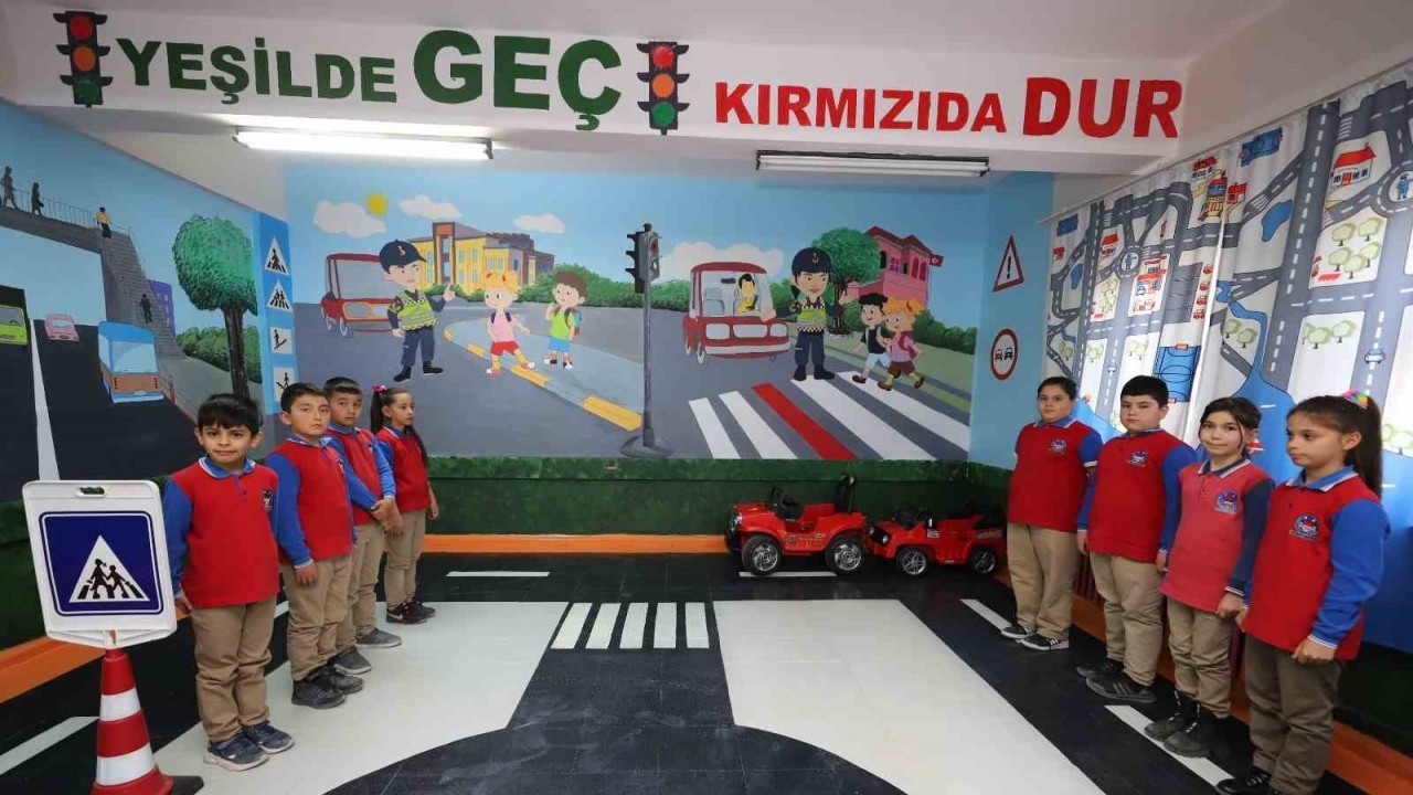 Miniklere Trafik Eğitimi Sınıfı Açıldı