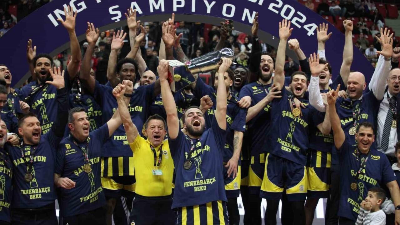 Fenerbahçe ING Türkiye Kupası'nı Müzesine Götürdü!