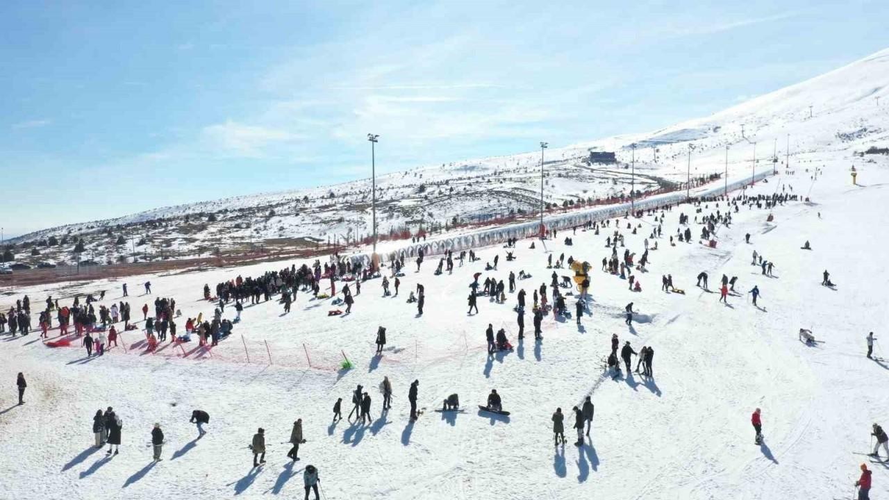 Sivas'ta Kayak Keyfi Yıldızdağı'nda Zirveye Ulaştı!
