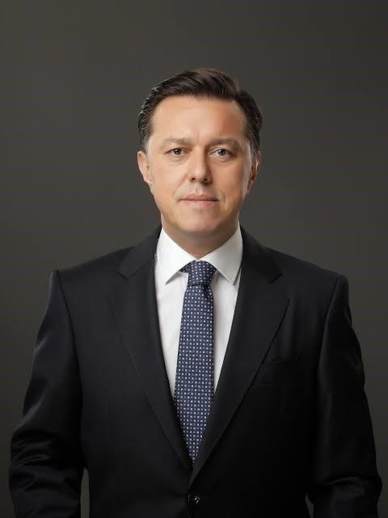 Nebi Hatipoğlu'ndan Afiş Tartışmasına Açıklama: "Nefret ve Kin Değil Sevgi ve Birlik Dili"