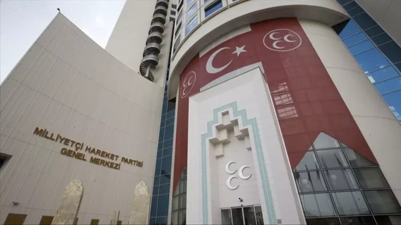 MHP Adana İlçe Başkanlıkları ve Başdanışmanı Parti Disiplinini İhlal Etti,  Kapatıldı!