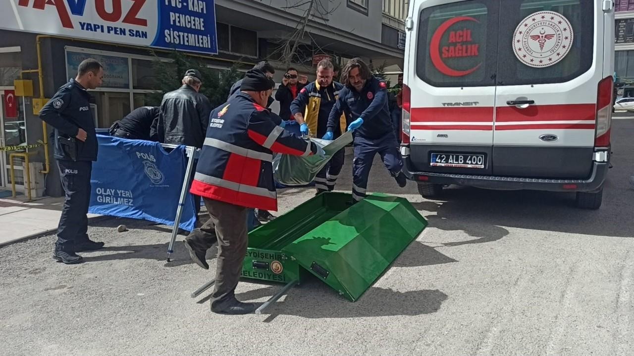 Balkondan Düşen Yaşlı Kadın Hayatını Kaybetti